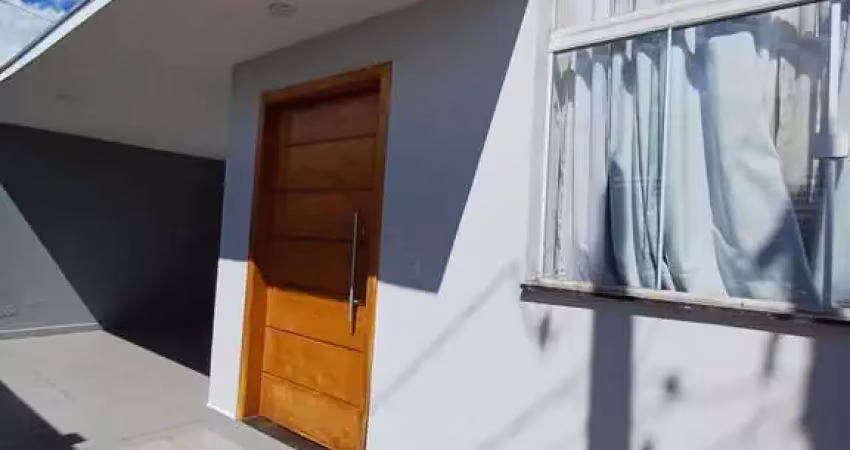 Casa para venda em Residencial Ouro Verde de 180.00m² com 2 Quartos, 1 Suite e 2 Garagens