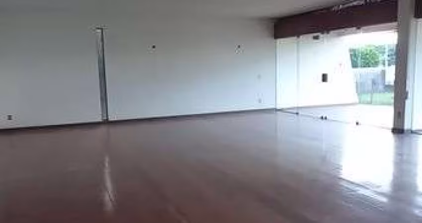 Casa para venda em Vila Paraíso de 520.00m² com 3 Quartos, 1 Suite e 4 Garagens