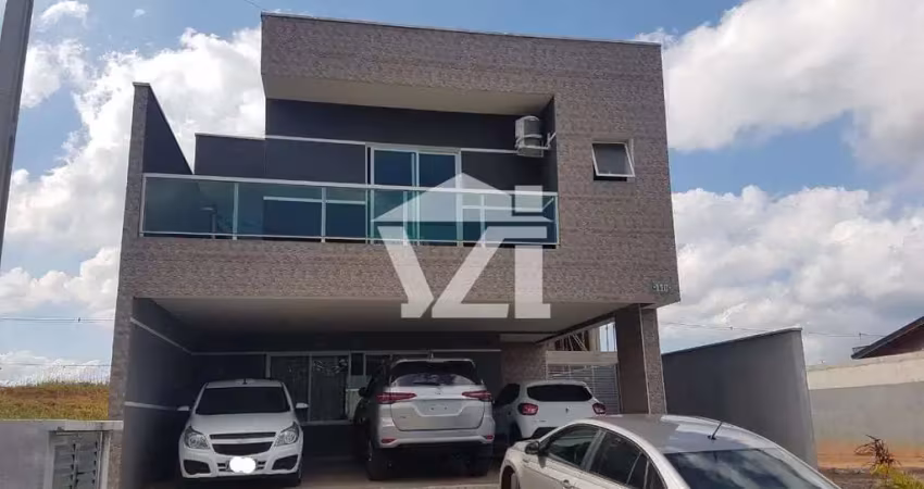 Sobrado para venda em Cézar De Souza de 210.00m² com 3 Quartos, 1 Suite e 4 Garagens