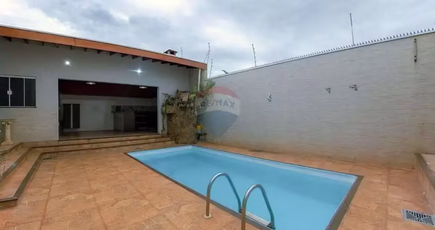 Casa para venda em Jardim Nossa Senhora De Fátima de 330.00m² com 3 Quartos e 2 Garagens