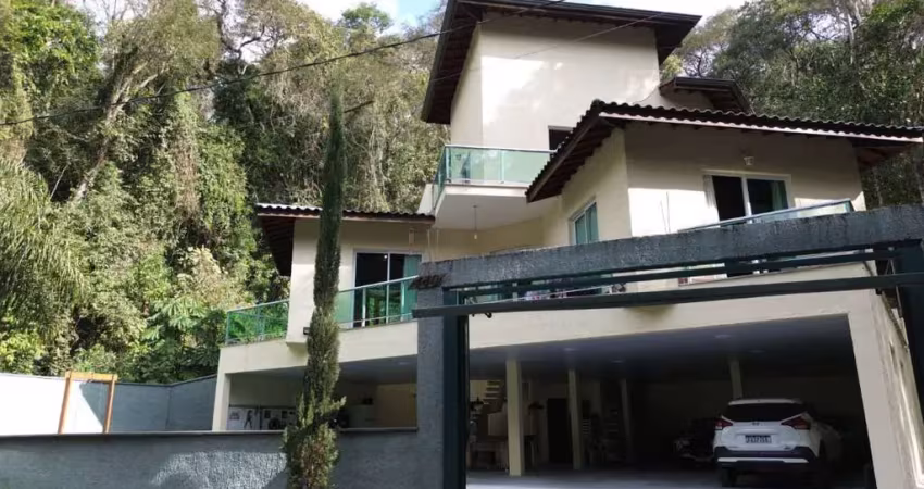 Casa de Condomínio para venda em Caraguatá de 417.00m² com 4 Quartos, 2 Suites e 8 Garagens