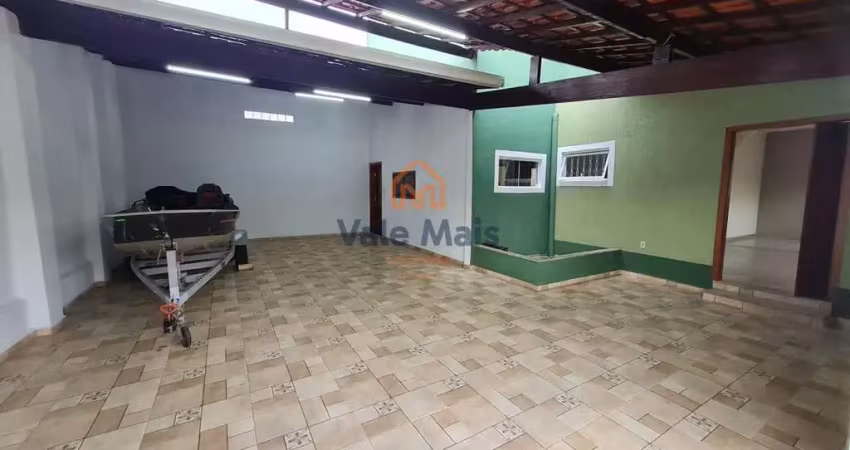 Casa para alugar em Jardim São José de 240.00m² com 4 Quartos, 1 Suite e 4 Garagens