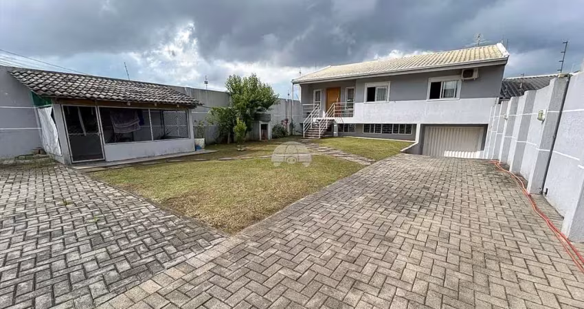 Casa para venda em Atuba de 253.00m² com 3 Quartos, 1 Suite e 6 Garagens