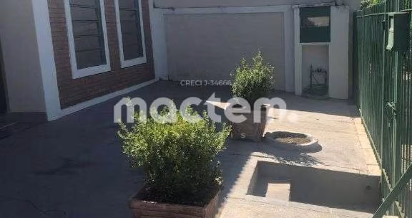 Casa para venda em Vila Paula de 215.00m² com 3 Quartos, 1 Suite e 2 Garagens