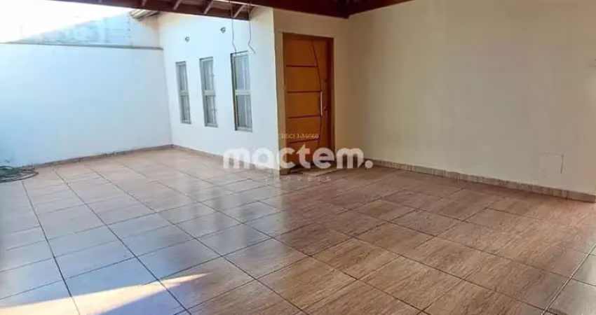 Casa para venda em Cravinhos de 193.00m² com 3 Quartos, 1 Suite e 2 Garagens