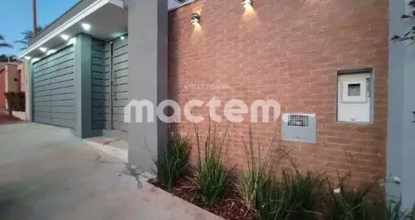 Casa para venda em Cravinhos de 165.00m² com 3 Quartos e 1 Suite