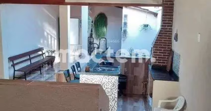 Sobrado para venda em Parque Ribeirão Preto de 100.00m² com 2 Quartos, 1 Suite e 2 Garagens