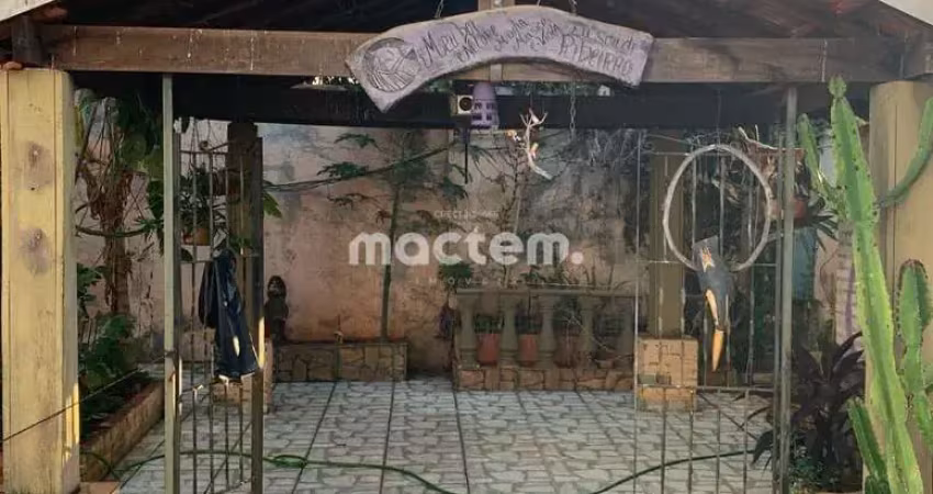Sobrado para venda em Parque Residencial Cândido Portinari de 282.00m² com 2 Quartos, 1 Suite e 3 Garagens