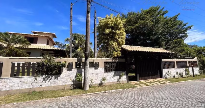 Casa de Condomínio para venda em Caravelas de 250.00m² com 5 Quartos, 2 Suites e 4 Garagens