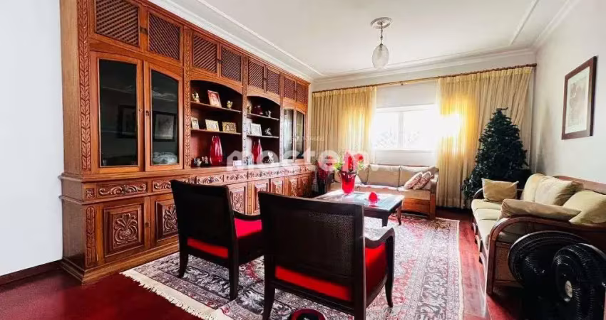 Casa para venda em Jardim Recreio de 297.00m² com 3 Quartos, 1 Suite e 5 Garagens