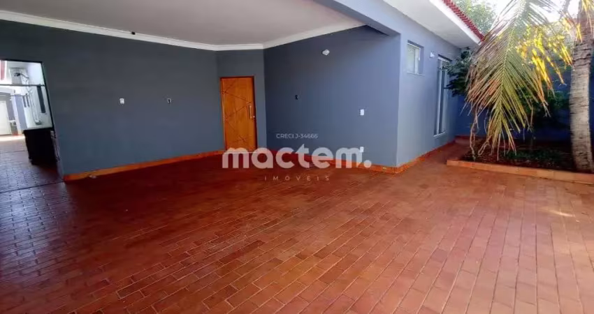 Casa para venda em Parque Residencial Cândido Portinari de 195.00m² com 3 Quartos, 1 Suite e 4 Garagens