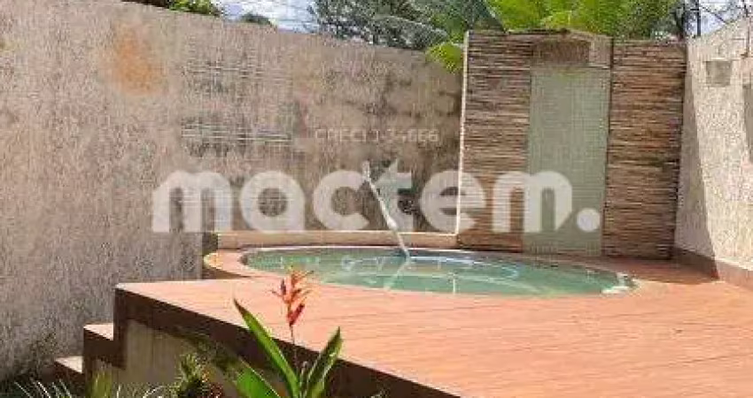 Casa de Condomínio para venda em Jardim Interlagos de 200.00m² com 4 Quartos, 1 Suite e 2 Garagens