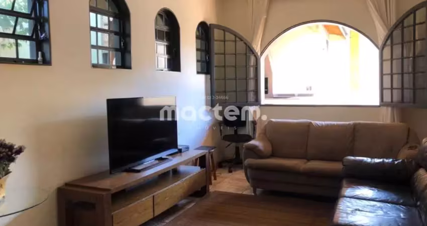 Sobrado para venda em Jardim Mosteiro de 499.00m² com 4 Quartos, 2 Suites e 3 Garagens