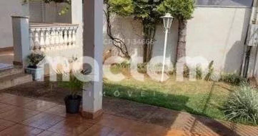 Casa para venda em Jardim Canaã de 180.00m² com 4 Quartos, 2 Suites e 2 Garagens