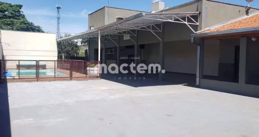Fazenda / Sítio para venda em Presidente Dutra de 800.00m² com 4 Quartos, 1 Suite e 5 Garagens