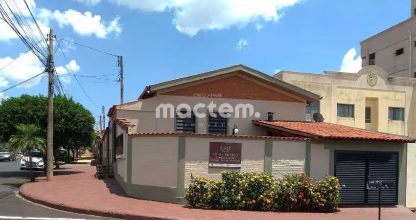 Casa para venda em Parque Dos Bandeirantes de 194.00m² com 3 Quartos, 1 Suite e 4 Garagens