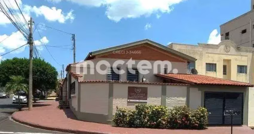 Casa para venda em Parque Dos Bandeirantes de 300.00m² com 3 Quartos, 1 Suite e 4 Garagens
