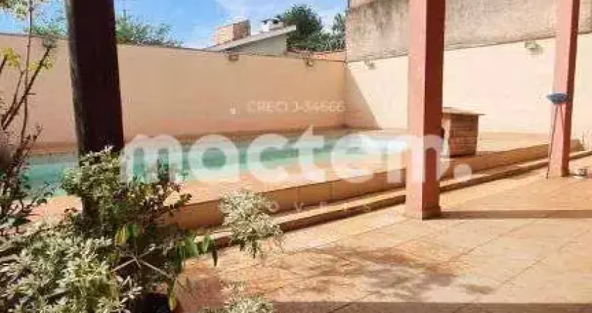 Sobrado para venda em Centro de 743.00m² com 4 Quartos, 3 Suites e 4 Garagens