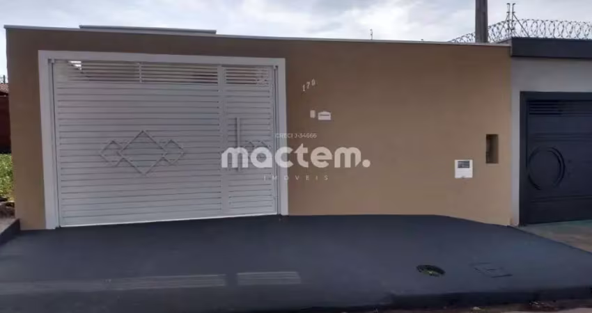 Casa para venda em Parque Das Oliveiras de 65.00m² com 2 Quartos, 1 Suite e 3 Garagens