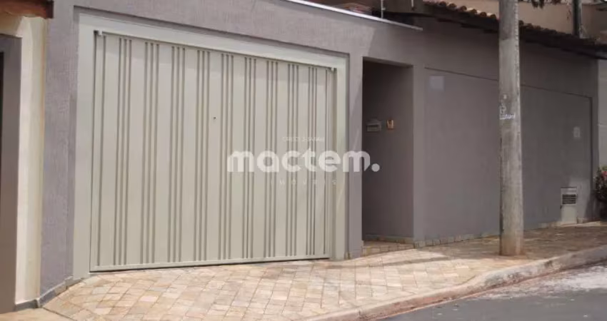 Sobrado para venda em Planalto Verde de 180.00m² com 2 Quartos e 2 Garagens