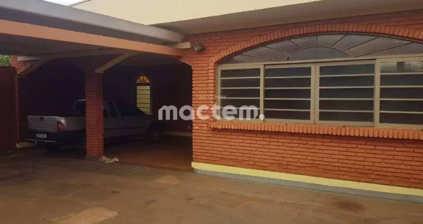 Casa para venda em Sumarezinho de 242.00m² com 3 Quartos, 1 Suite e 4 Garagens
