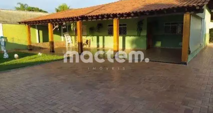 Casa de Condomínio para venda em Condomínio Portal Dos Ipês de 1200.00m² com 3 Quartos, 1 Suite e 8 Garagens