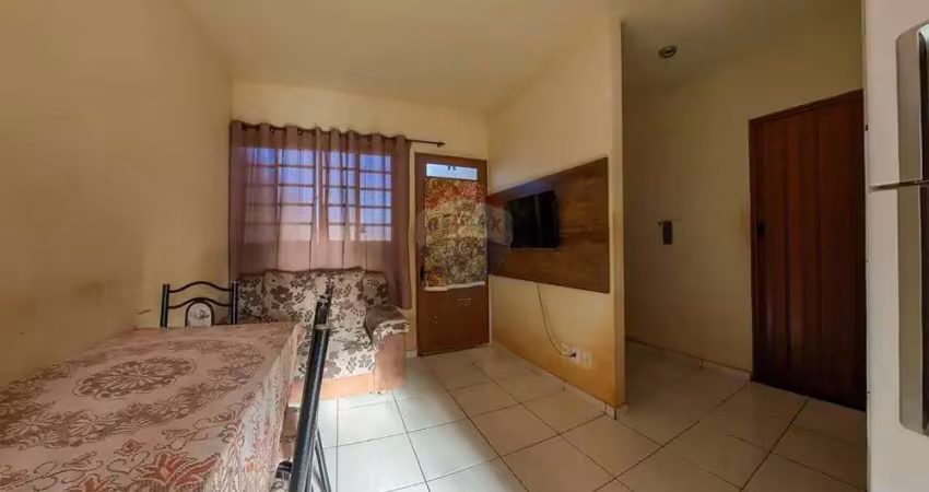 Casa para venda em Conjunto Residencial Prefeito Warley Colombini de 45.00m² com 2 Quartos e 2 Garagens