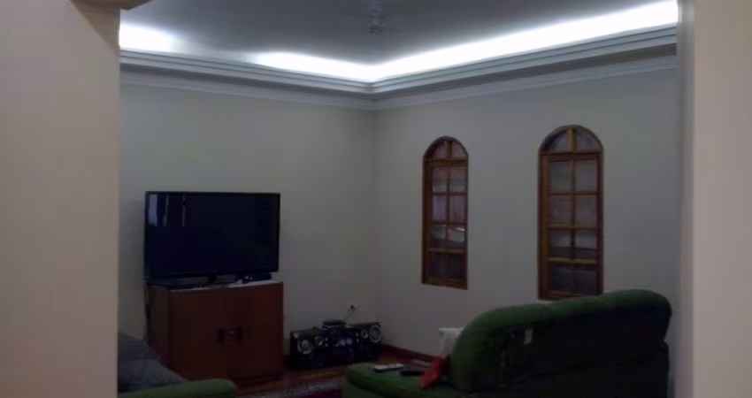 Casa para venda em Vila Feital de 210.00m² com 3 Quartos, 1 Suite e 4 Garagens