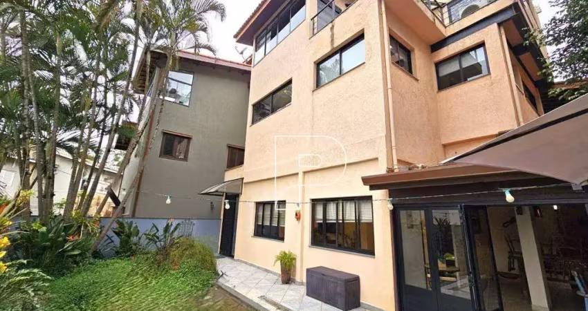 Casa de condomínio para venda em granja viana de 220.00m² com 2 quartos, 2 suites e 4 garagens