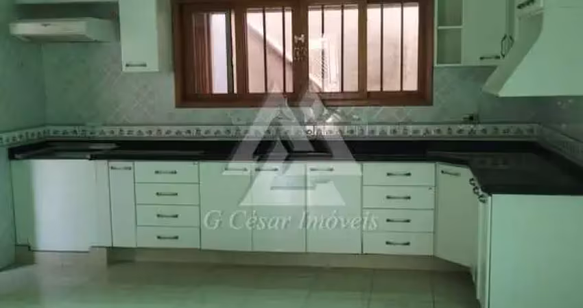 Sobrado para venda em centro de 321.00m² com 2 quartos, 2 suites e 2 garagens