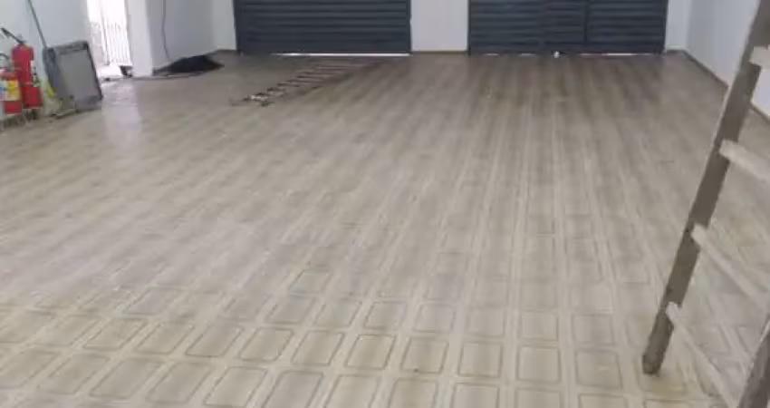 Galpão / depósito / armazém para alugar em centro de 200.00m² com 6 garagens