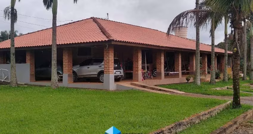 Chácara para venda em centro de 240.00m² com 3 quartos e 1 suite