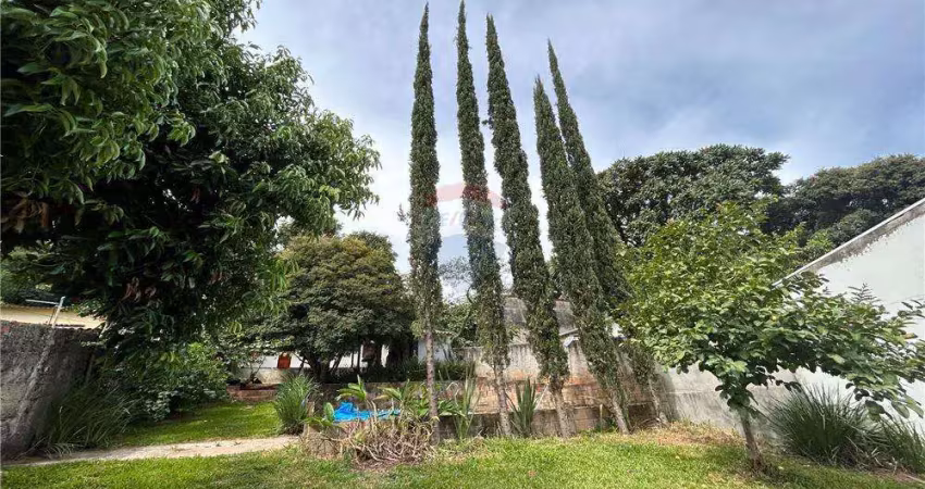 Casa para venda em distrito industrial de 130.00m² com 3 quartos, 1 suite e 4 garagens