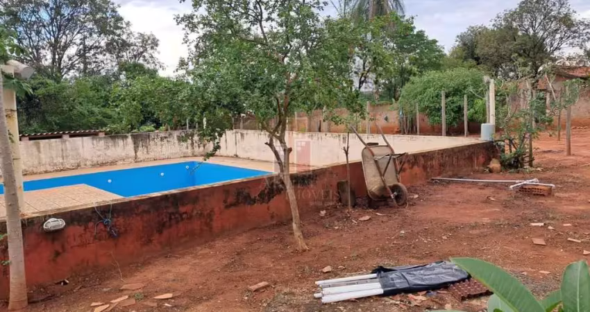 Chácara para venda em parque val de palmas de 230.00m² com 3 quartos e 4 garagens