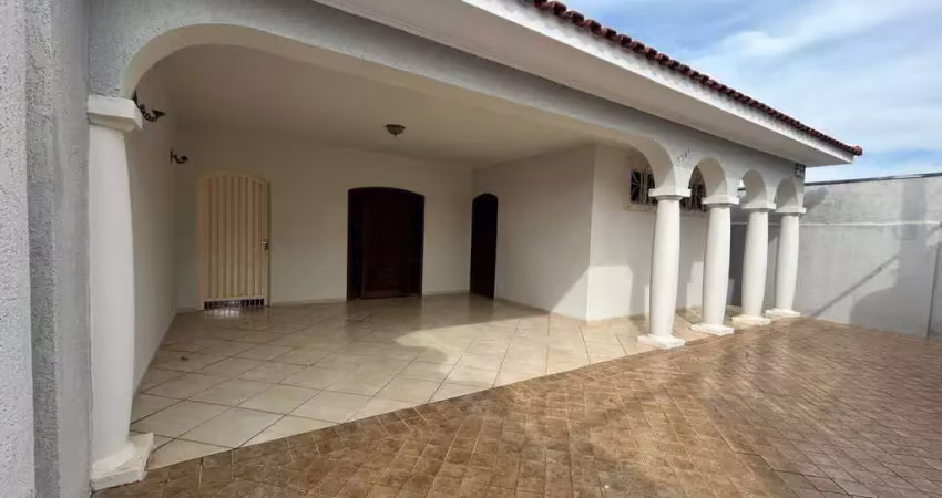 Casa para alugar em centro de 99.99m² com 3 quartos, 1 suite e 2 garagens