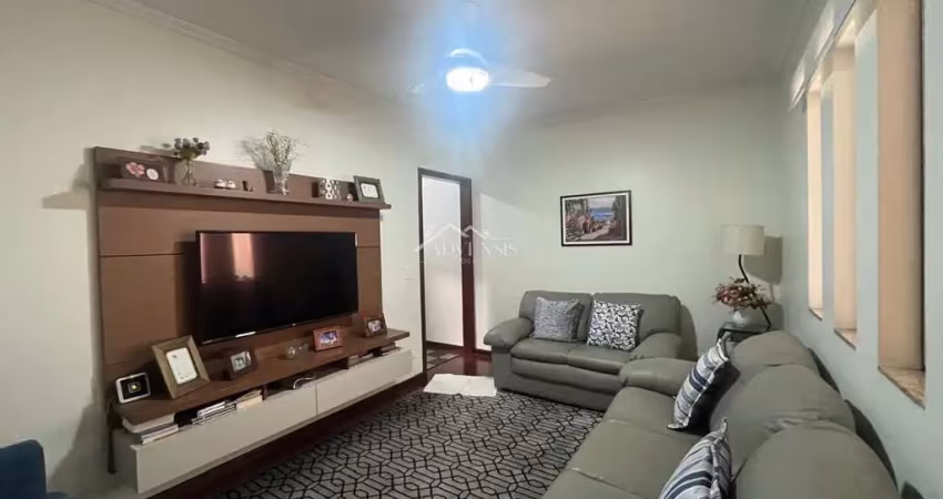 Sobrado para venda em dos casa de 380.00m² com 3 quartos, 1 suite e 5 garagens