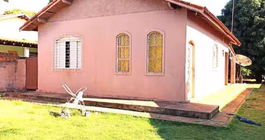 Casa para venda em centro de 94.00m² com 2 quartos e 2 garagens