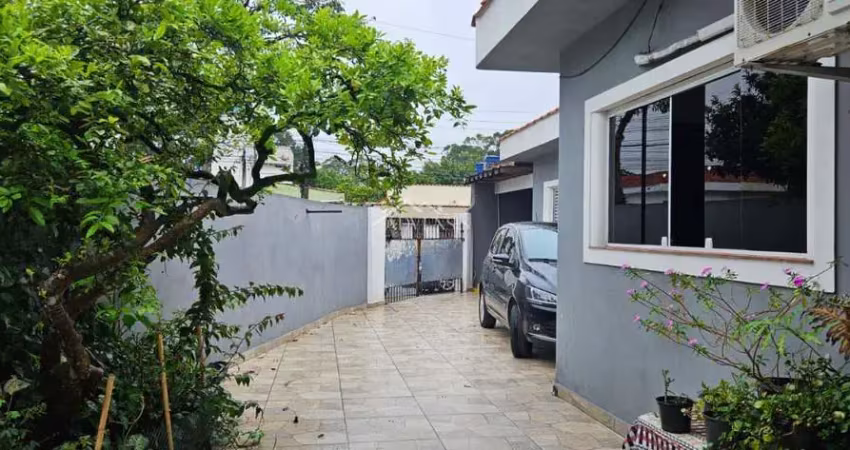 Sobrado para venda em dos casa de 250.00m² com 7 quartos e 5 garagens