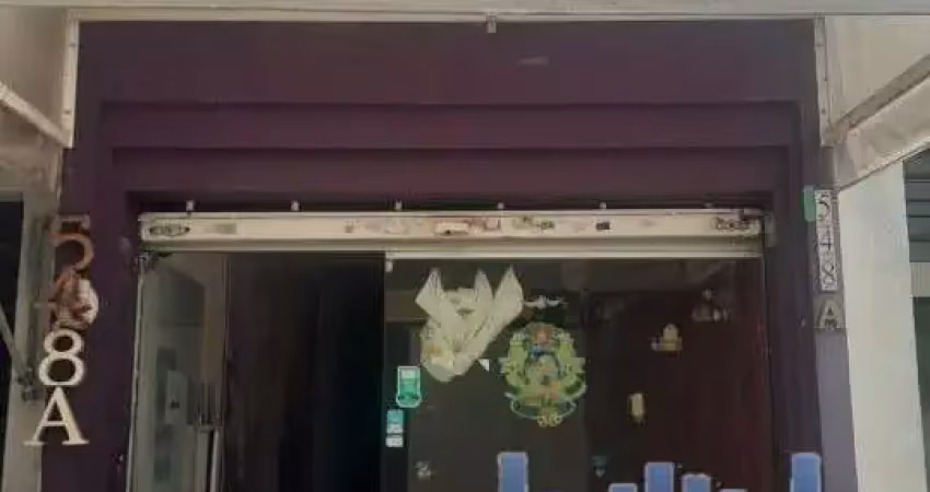 Casa comercial para alugar na Avenida Chibarás, 548, Moema, São Paulo