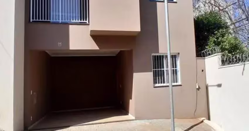 Sobrado para alugar em jardim nova santa paula de 145.00m² com 3 quartos, 3 suites e 2 garagens