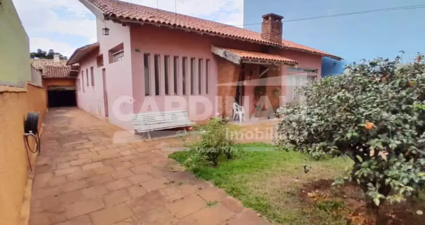 Casa para venda em centro de 277.00m² com 3 quartos e 6 garagens