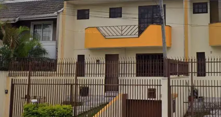 Sobrado para venda em xaxim de 180.00m² com 3 quartos, 1 suite e 2 garagens
