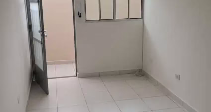 Casa para alugar em centro de 48.00m² com 2 quartos e 1 garagem