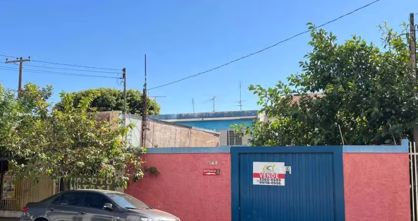 Casa para venda em centro de 246.00m² com 2 quartos e 2 garagens