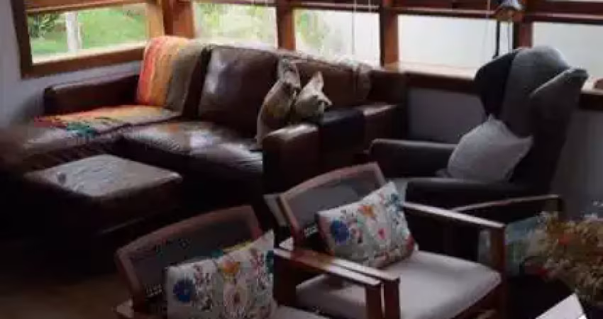 Casa para venda em parque das quaresmeiras de 205.00m² com 3 quartos, 1 suite e 4 garagens