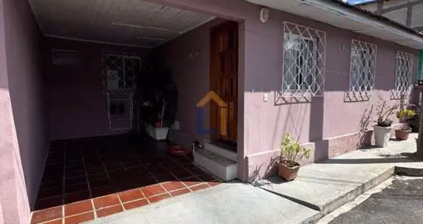 Casa para venda em boqueirão de 40.00m² com 3 quartos, 1 suite e 1 garagem