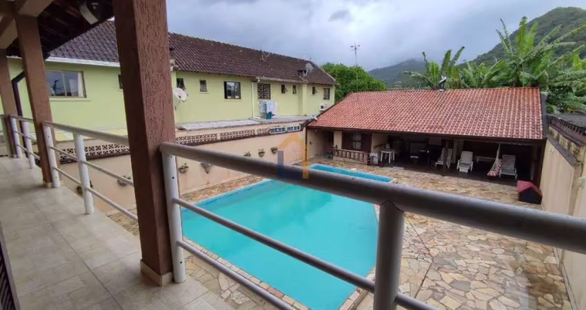 Sobrado para venda em matinhos de 323.00m² com 4 quartos, 3 suites e 6 garagens