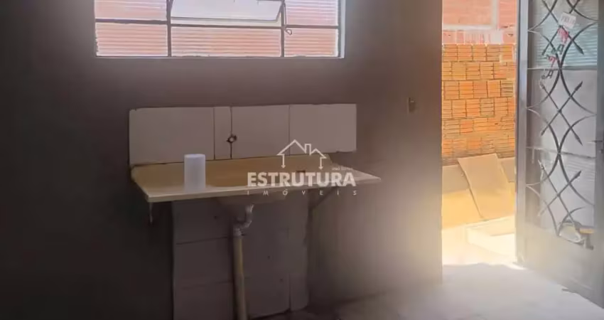 Casa para alugar em jardim santa maria de 40.00m² com 1 quarto e 2 garagens