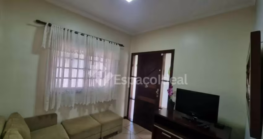 Casa para venda e aluguel em centro de 110.00m² com 2 quartos, 1 suite e 1 garagem