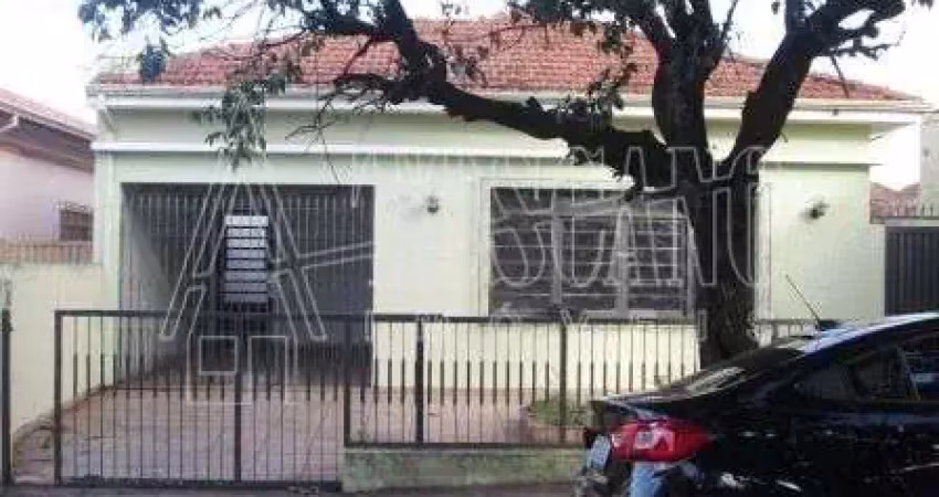 Casa para venda em centro de 171.00m² com 3 quartos, 1 suite e 1 garagem